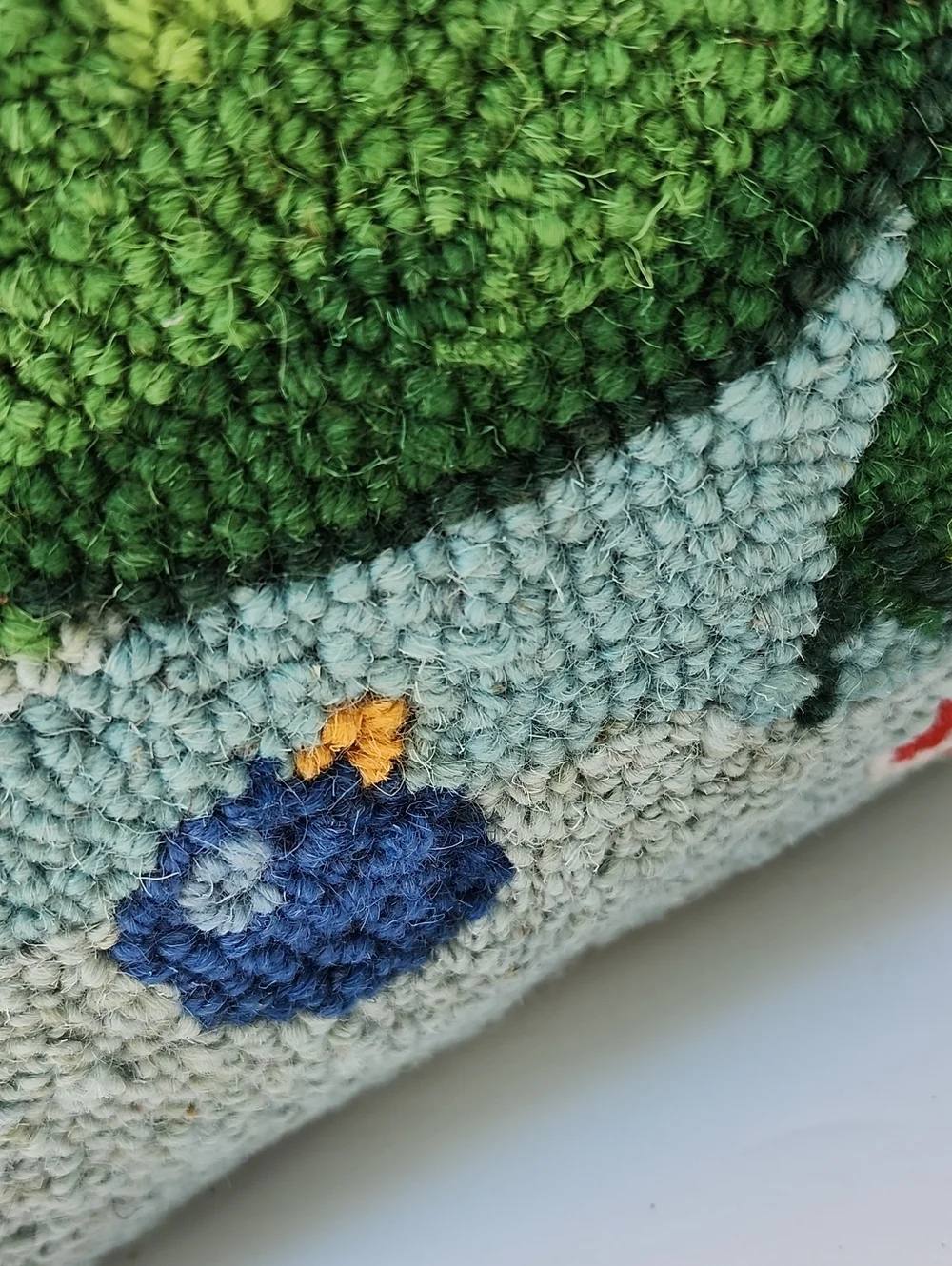 NWT CHRISTMAS TRADITIONS ALLIGATOR THEME WOOL HOOKED THROW PILLOW